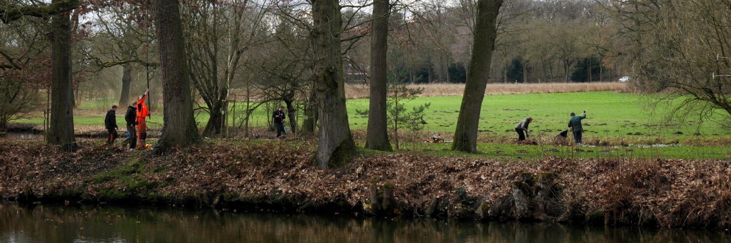 Schlosspark bereit für den Frühling – dank vieler Helfender